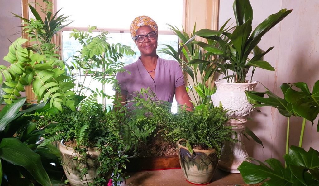 Advolly Richmond is a garden and plant historian.