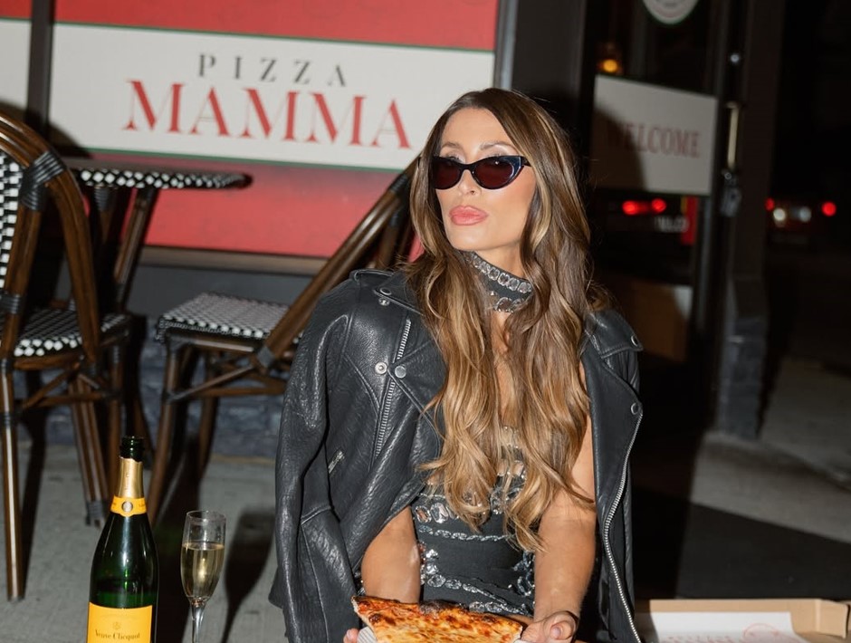 Alicia Carmody helps her fiancé run a well-known local restaurant, dubbed Pizza Mamma.