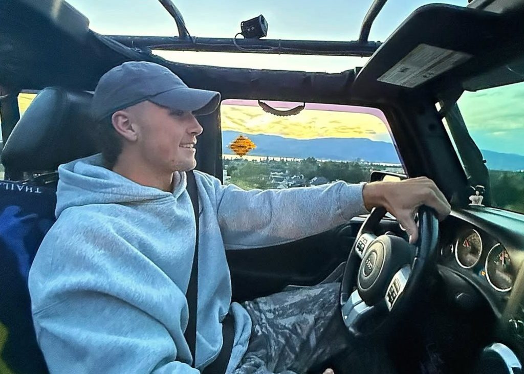 Bauer is a fitness-obsessed former athlete who swapped lacrosse for bodybuilding. 