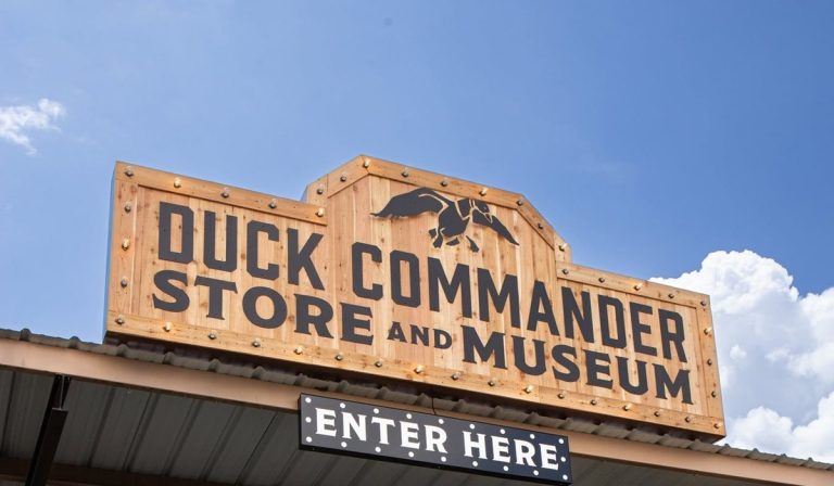 Duck Comamnder net worth