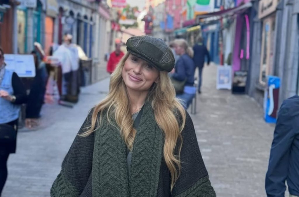 Jane Slater has a Bachelor's degree in Broadcast Journalism from the University of Texas.