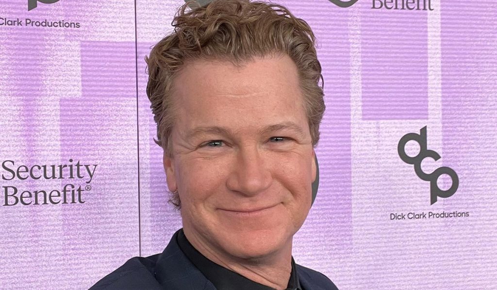 Jonathan Mangum is the announcer on Let's Make a Deal