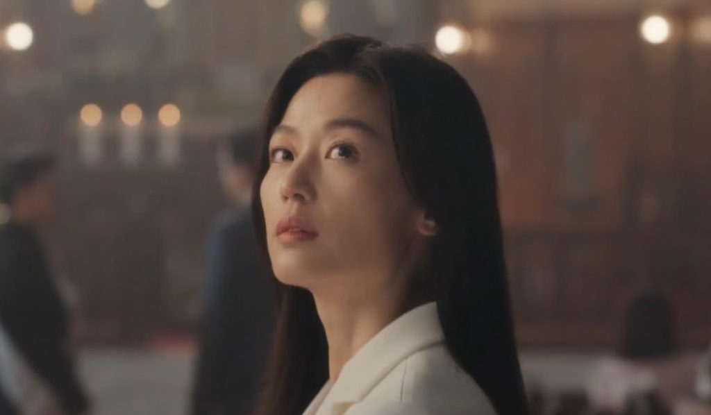 Jun Ji-hyun’s performance as Seo Mun-ju stands out because the role is challenging