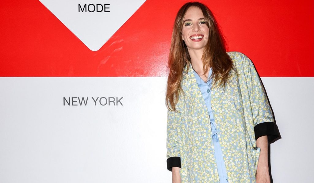 Maya Hawke is a prominent actor, singer-songwriter, and daughter of actors Ethan Hawke and Uma Thurman.