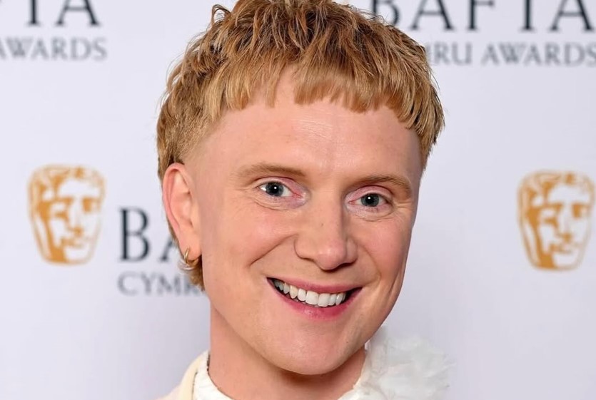 Evans  has been a permanent presenter for BBC Radio 2 since 2019.