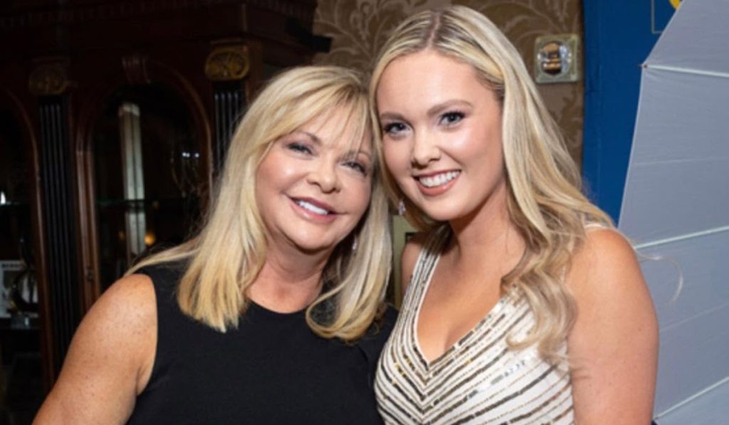 Pat James DeMentri and her daughter, Nikki DeMentri, a CBS News journalist. 