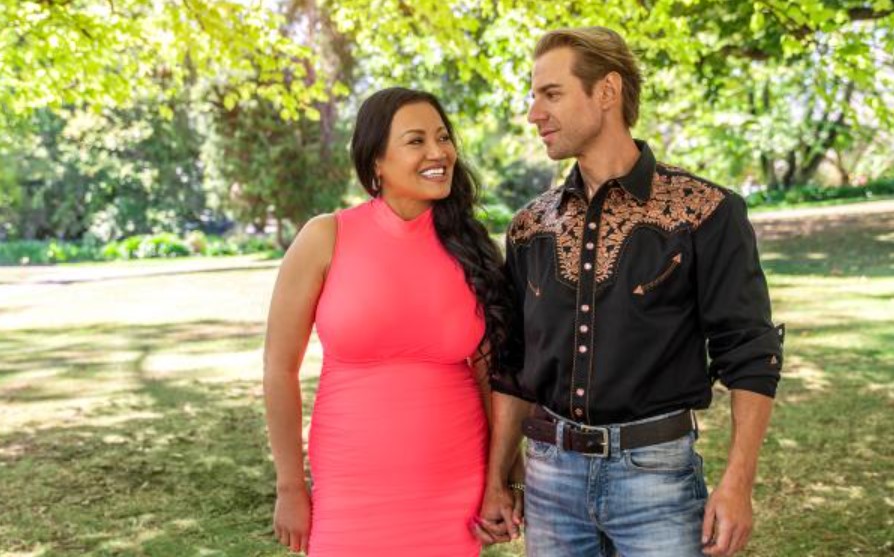 Dylan proposed to Pattiya during a mid-season episode at the Cataract Gorge Reserve