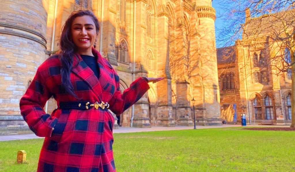 Roo Irvine is a former corporate executive turned antiques hunter and TV presenter.