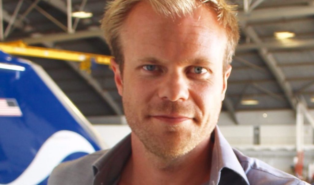 Simon King holds a BSc in Environmental Science of the Earth and Atmosphere from the University of Reading.