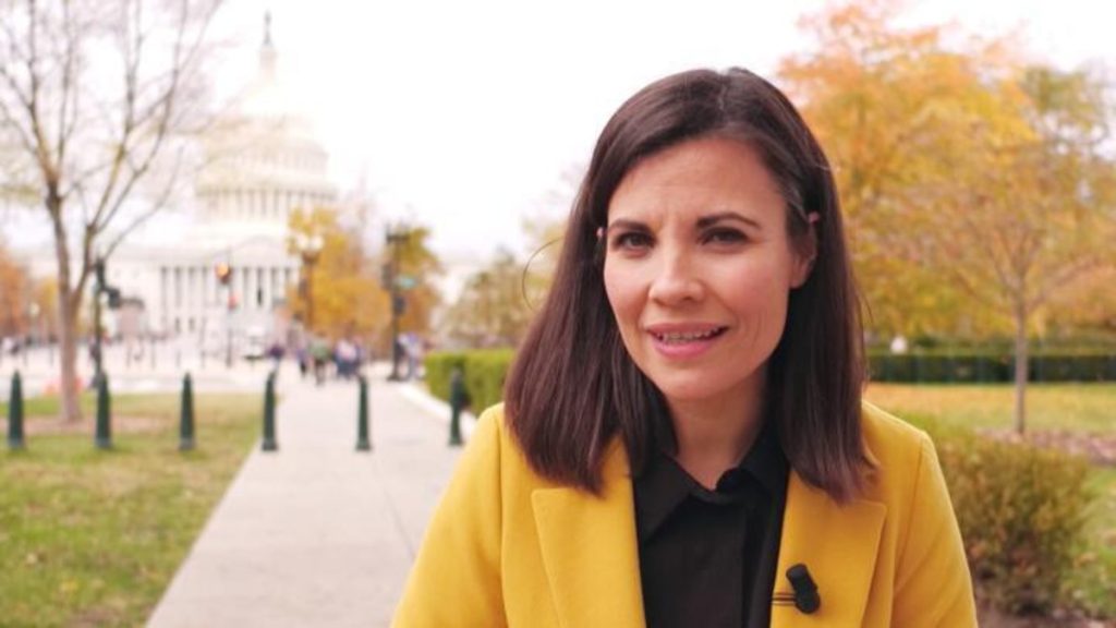 Elisabeth Allain corresponding in Washington - Image: France 24